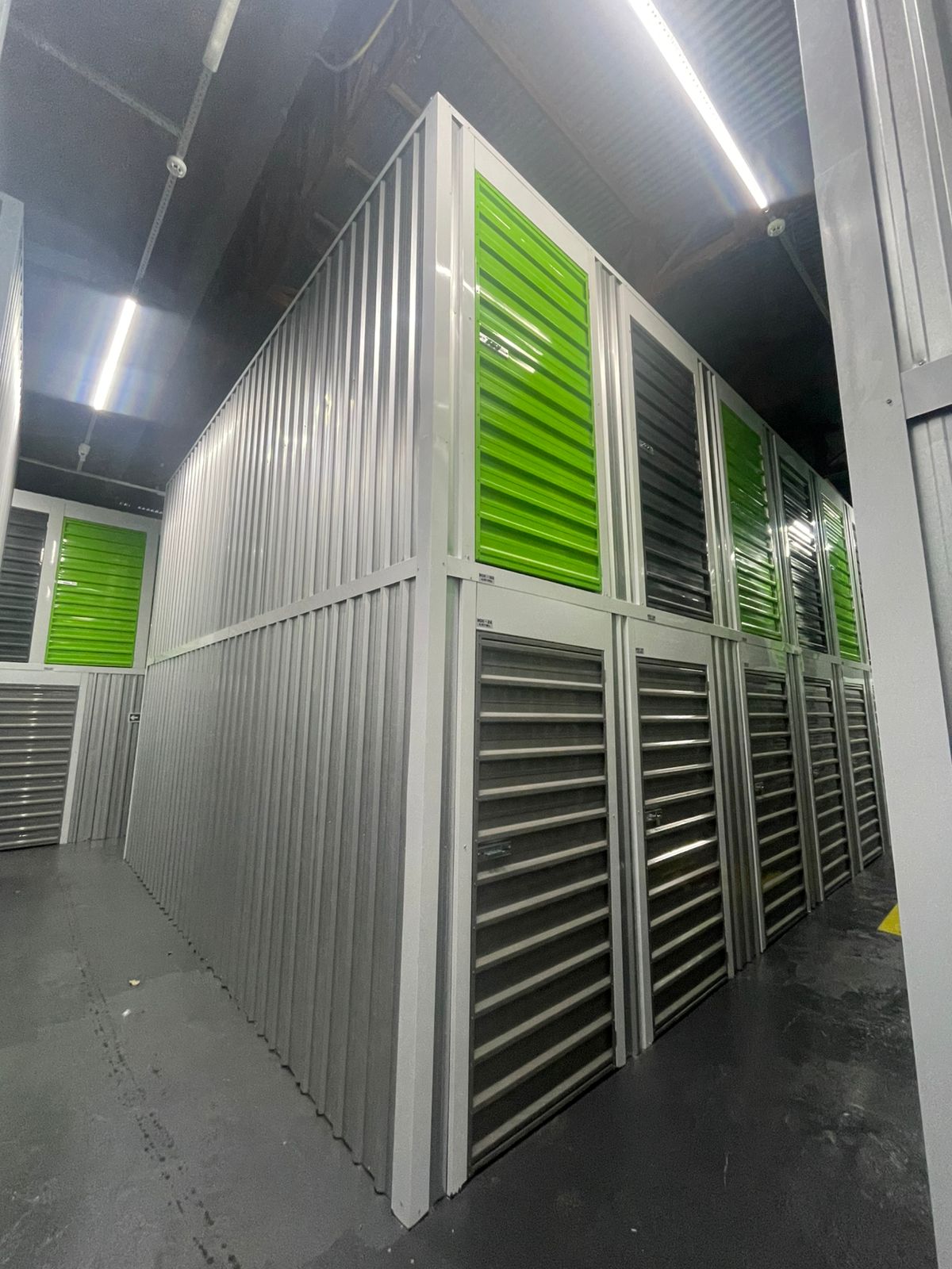 Espaço Hangar Self Storage - Box e Corredores Organizados